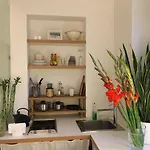 Little Suite In Chinatown